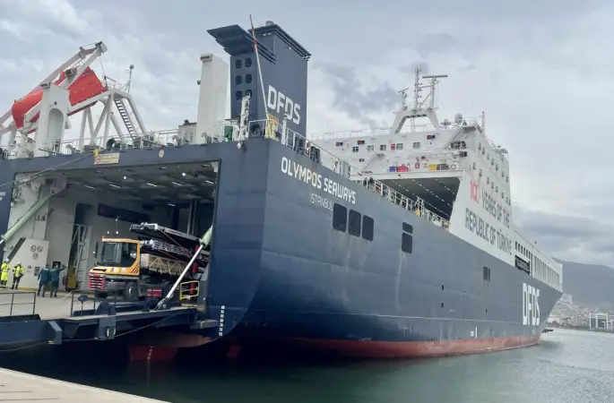 Deniz yoluyla yılın 8 ayında 1,8 milyon araç taşındı