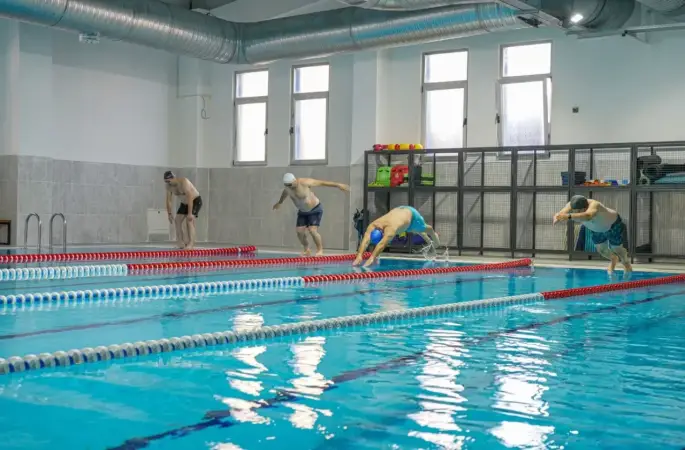 Dolunay Mahallesi'ne Kapalı Yüzme Havuzu