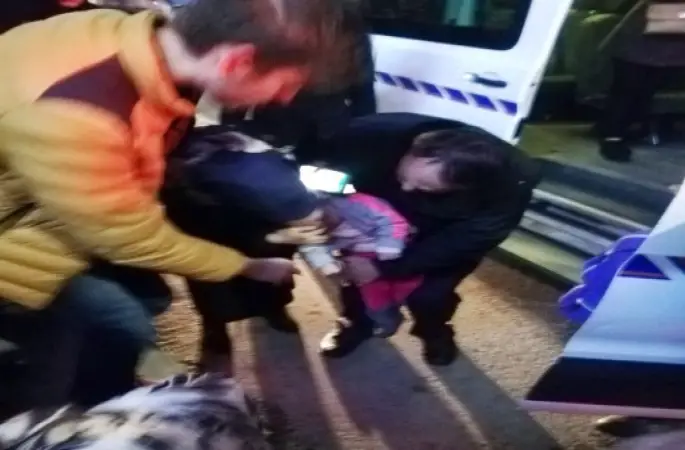 Boğazına Cisim Kaçan Bebek Boğulma Tehlikesi Geçirdi