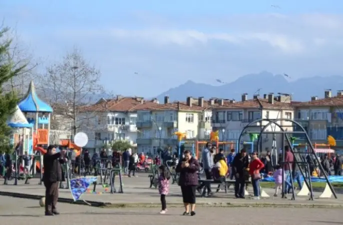 Güneşi Gören Ordulular Sahile Akın Etti