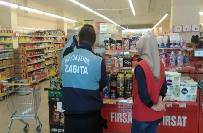 Büyükşehir Zabıta Ekipleri Koronavirüs Denetimini Arttırdı.