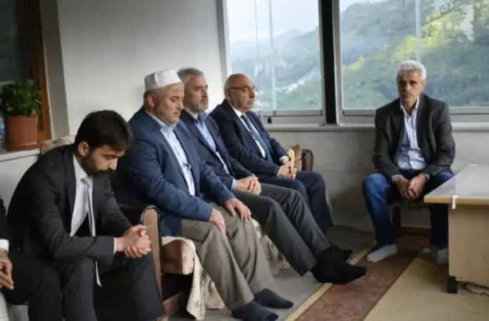 Yediyıldız, şehit ailesini unutmadı AK Parti Ordu Milletvekili Adayı Şenel Yediyıldız, Çatalpınar ...