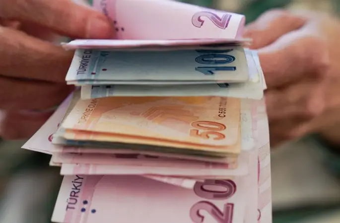 Emekliye yüzde 25 zam kabul edildi