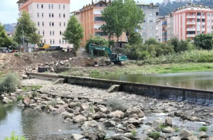 Fatsa Elekçi Irmağı Yatağı Temizleniyor