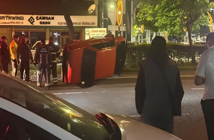 Fatsa'da Trafik Kazası: Araç Takla Attı, 1 Kişi Yaralandı