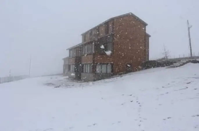 ORD'NUN 2000 RAKIMLI ÇAMBAŞI YAYLASINA MART KARI YAĞDI