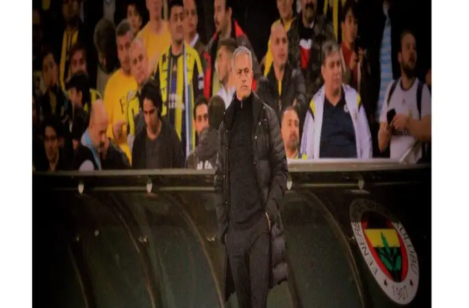 Fenerbahçe’de Mourinho'nun 3’lü Savunma Planı Şekilleniyor