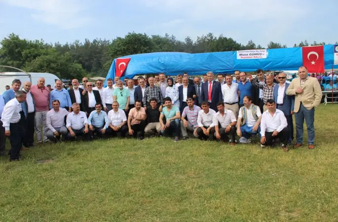 Beylerli Derneğinden Bayram havasında Piknik Şöleni