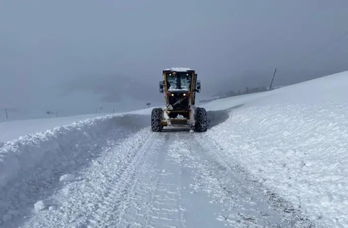 Gölköy’de Ana Arterler ve Mahalle Yollarında Çalışmalar Devam Ediyor