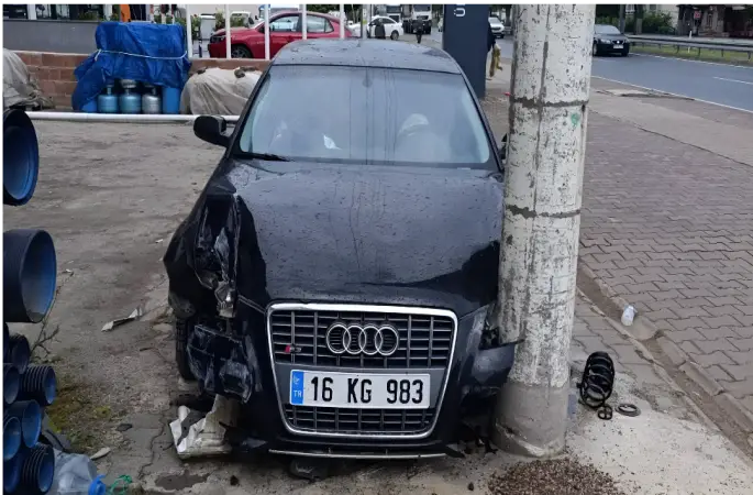 Gülyalı’da Feci Kaza: Can Kaybı Yaşanmadı