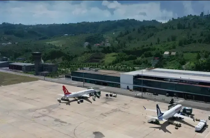 Hava Ulaşımı Siste Kayboldu: Uçaklar Ordu-Giresun’a Yönlendirildi