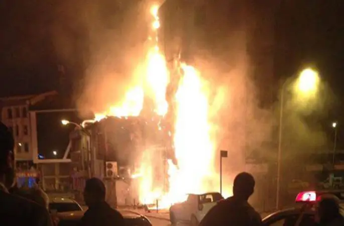 Çekmeköyde  Ordulular Derneği Yandı