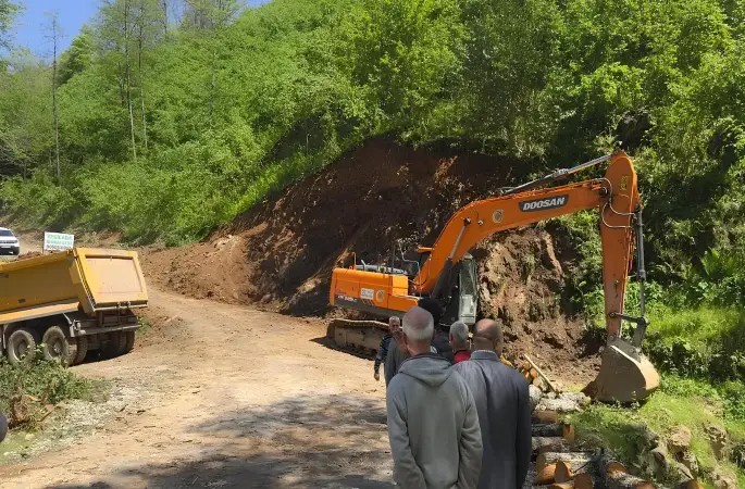 Kabadüz’de Yol Genişletme Çalışmaları Başladı