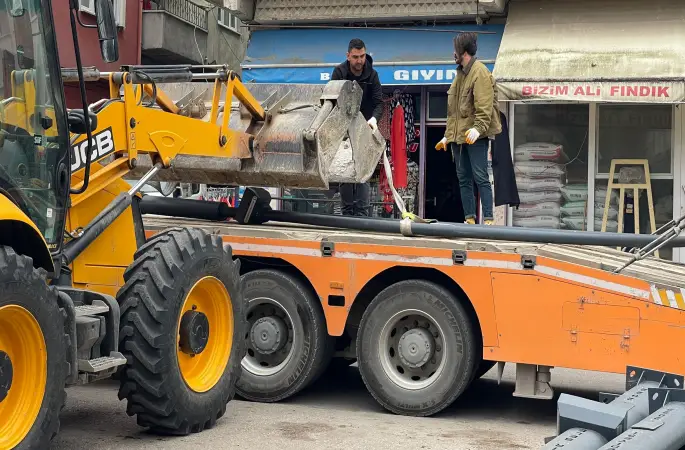 Kabataş İlçesinde Yarım Kalmış Aydınlatma Direkleri Siyasi Etkilere Kurban Mı Gitti?