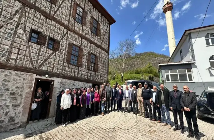 Kabataş Kaymakamı Halil İbrahim Akın, Dikiş-Nakış Kursunu Ziyaret Etti