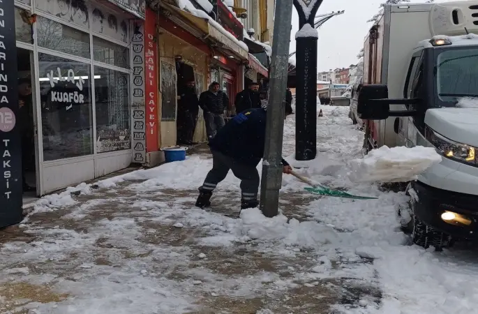 Korgan Belediyesi, Karla Mücadele Çalışmalarını Sürdürüyor