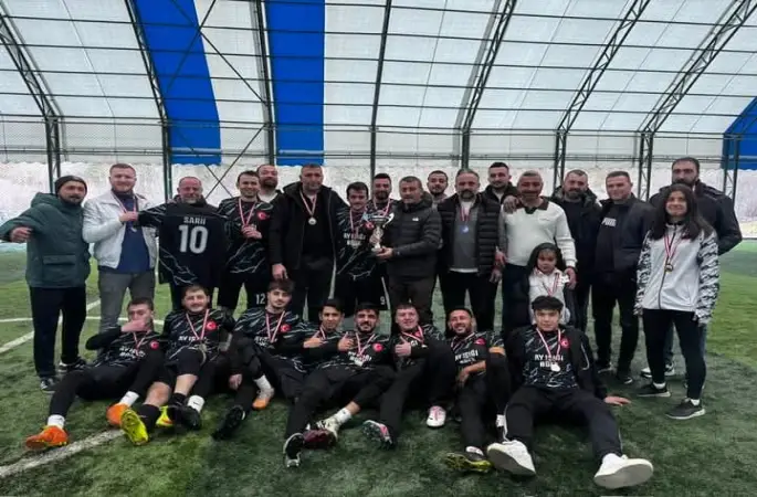 Mesudiye Belediyesi Turnuvasının Şampiyonu Ay Büfe Spor