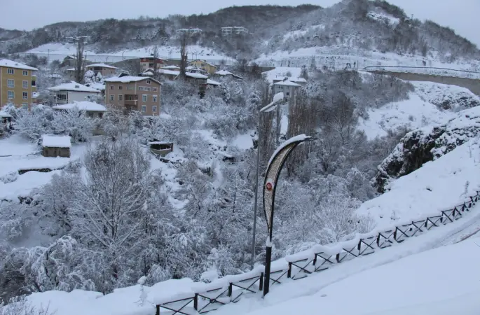 Mesudiye’de Kar Kalınlığı Bir Metreyi Geçti