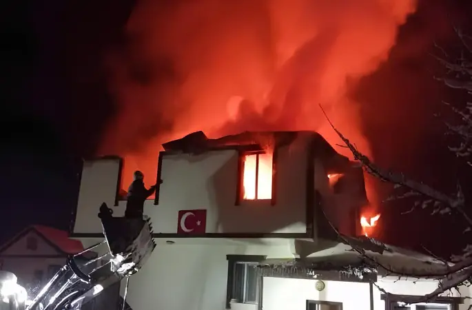 Mesudiye’de Muhtarın Evi Yandı!