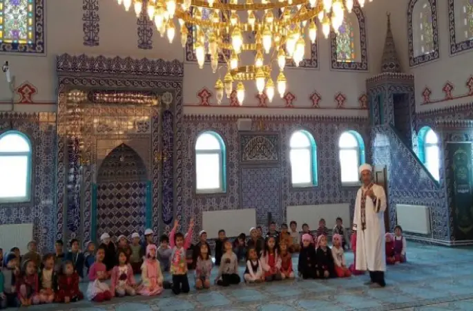 Minik Yüreklerden Cami Ziyareti