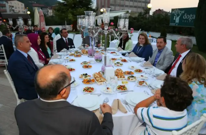 Mülki İdare Amirlerine Veda Yemeği Düzenlendi