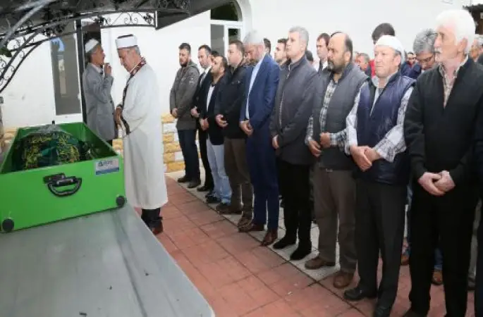 Son Yolculuğunda Yalnız Bırakmadı