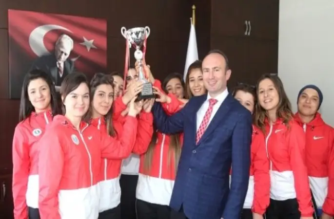 Odü Bayan Hentbol Takımı'ndan Şampiyonluk Başarısı