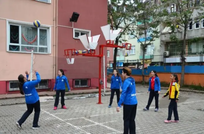 Öğretmenden Voleybol Smaç Makinesi