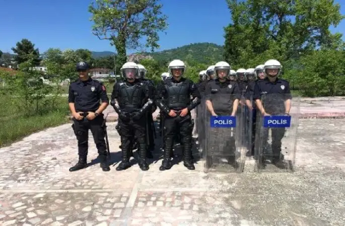 Ordu'da  Çevik Kuvvet Polislerine Nefes Kesen Eğitim