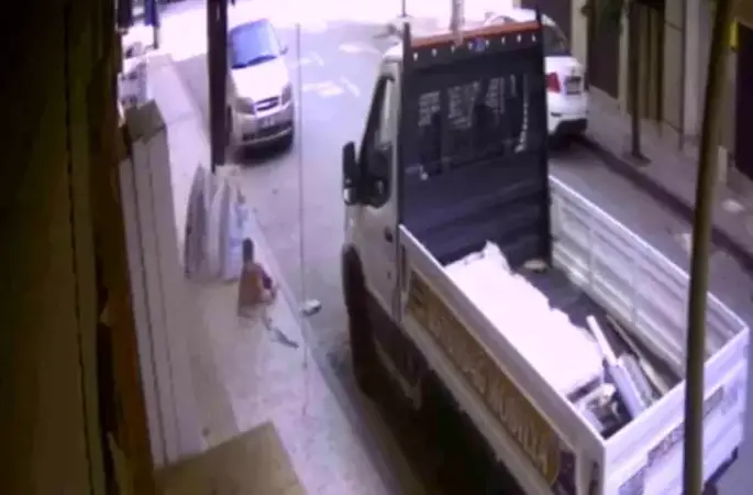 Ordu’da 8 Yaşındaki Çocuk 1. Kattan Düştü, Burnu Bile Kanamadı