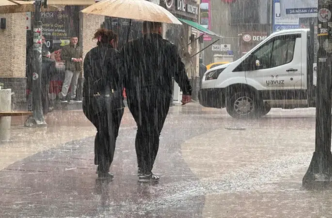 Ordu'da Kısa Süre de Olsa Sağanak Yağış Etkisini Gösterdi