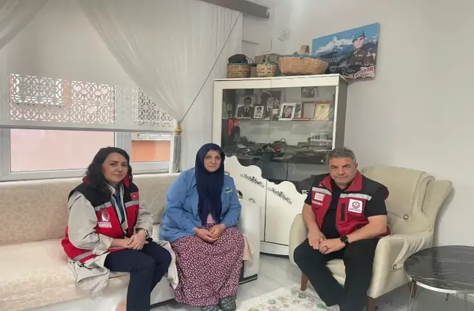 Şehit Ailesine ve Gaziye Anlamlı Ziyaret
