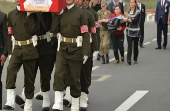 Şehit Eşe Gözüyaşlı Veda