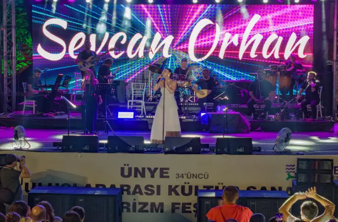 Sevcan Orhan Ünye’yi Salladı
