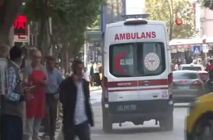 Şiddetli depremde korkutan görüntüler! "Ambulanslar durmuyor. Yıkılan binalar olabilir"
