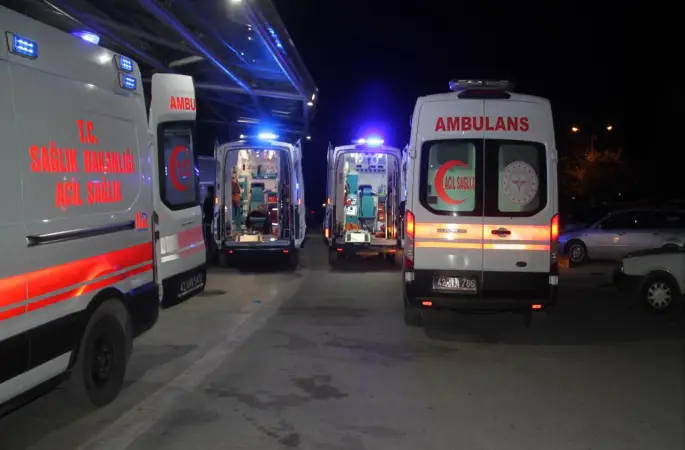 Tarım işçilerini taşıyan traktörün römorku devrildi: 5 yaralı