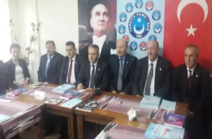 Türkiye Kamu-Sen Ordu İl temsilciliği Basın Açıklaması yaptı.