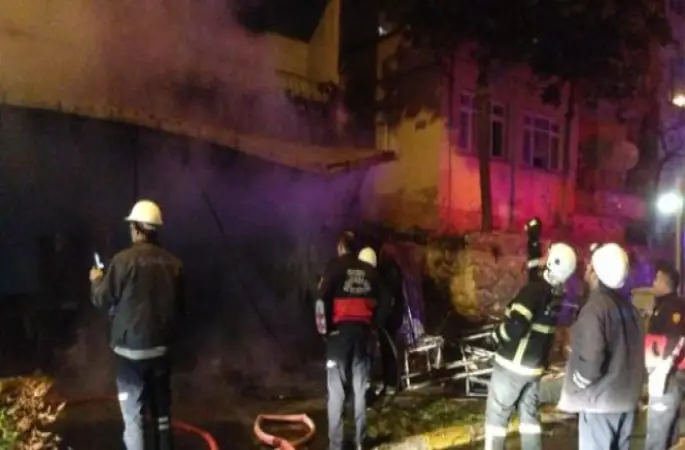 Ünye'de İkinci El Eşya Satılan İşyeri Kundaklandı