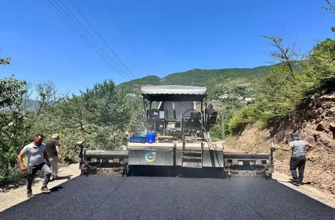 Uzundere Yoluna Asfalt Dokunuşu