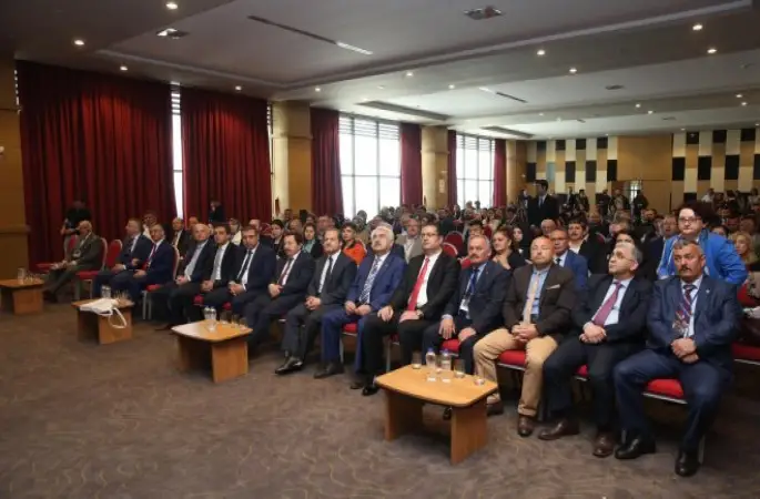 Vali Balkanlıoğlu Ünye'de Fındık Konulu Sempozyuma Katıldı