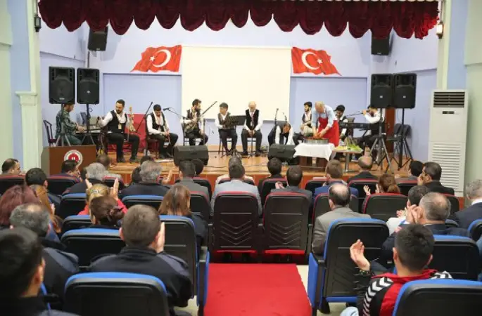 Vali İrfan Balkanlıoğlu, Ordu E Tipi Kapalı ve Açık Ceza İnfaz Kurumu'nda sosyal etkinlik kapsamında düzenlenen programa katıldı.