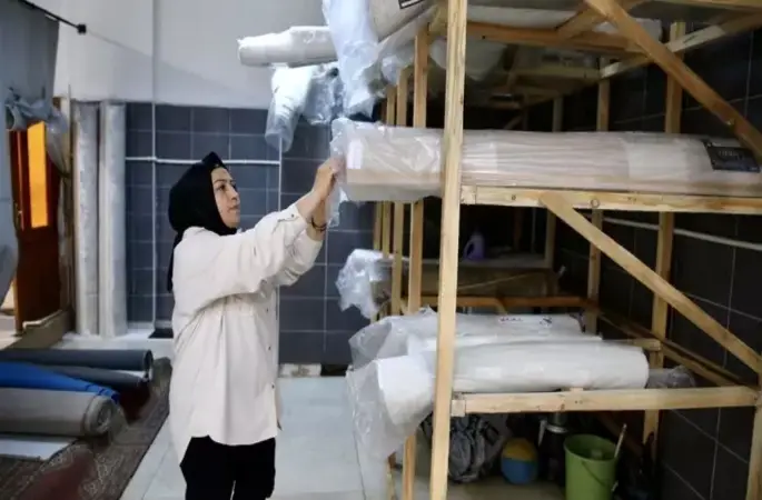 Vefat eden annesinden kalan halıyı yıkamaya verdi, içinden 600 bin liralık altın çıktı