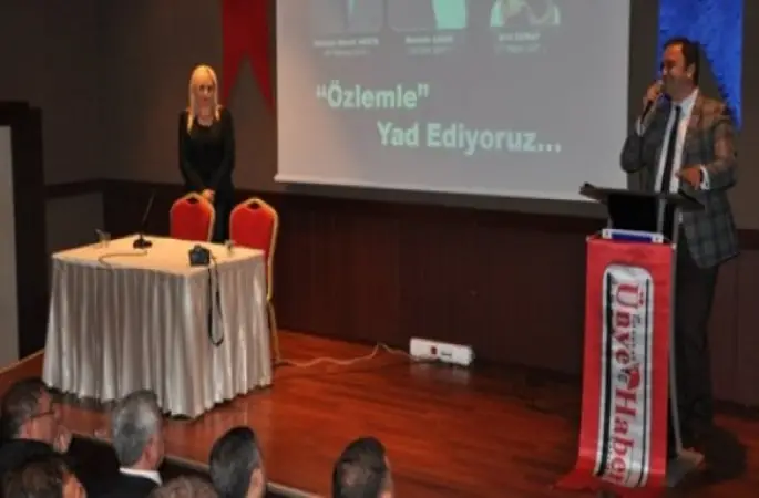 Vefat eden gazeteciler dualarla anıldı.