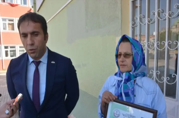 Vefat Eden Kız Kardeşinin Tekerlekli Sandalyelerini Bağışladı