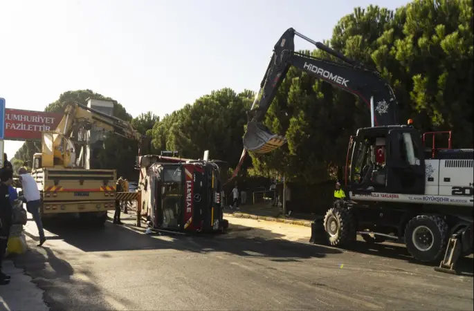 Yangın ihbarına giden itfaiye aracıyla otomobil çarpıştı: 7 yaralı