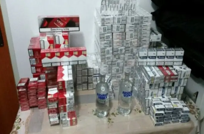 Yolcu Otobüsündeki Valizde Bin 130 Paket Kaçak Sigara Ele Geçirildi